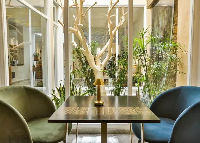 Suite Azur Hotel